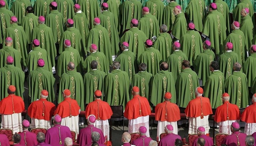 Clérigos (representando um sínodo)