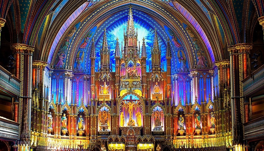 Recorte do Altar-Mor da Catedral de Notre-Dame em Paris, França