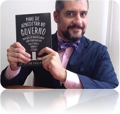 Bruno Garschagen com o livro de sua autoria. " Por que os brasileiros não confiam nos políticos e amam o Estado", publicado pela Editora Record sob ISBN-13 : 978-8501103628.