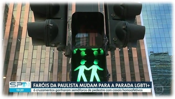 Semáforo de pedestre na Avenida Paulista (com casal homossexual no lugar de luzes comuns).