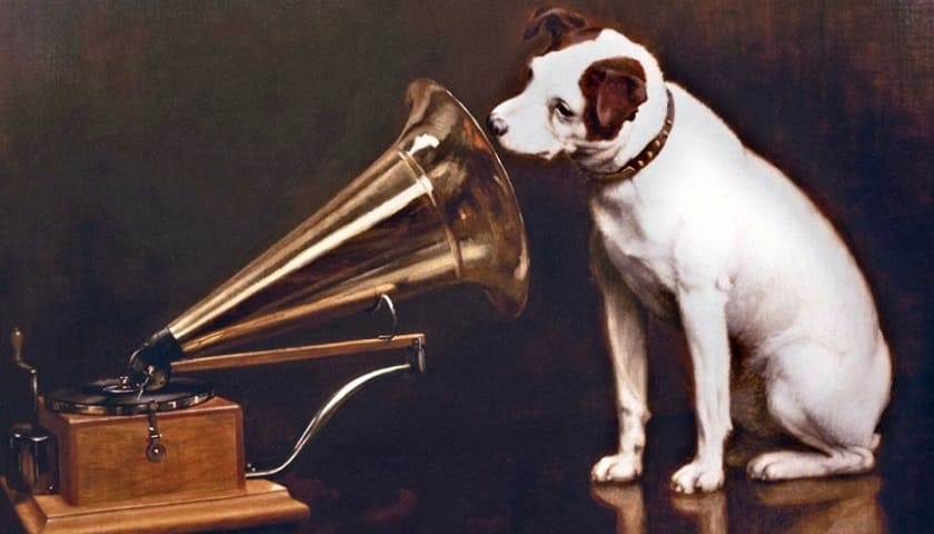 “His Master’s Voice” (1898), de Francis Barraud (1856 – 1924), pintura mundialmente conhecida como logotipo da gravadora americana RCA Victor.
