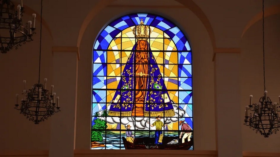 Vitral no Santuário Nossa Senhora da Conceição Aparecida, em Jaboticabal, SP.
