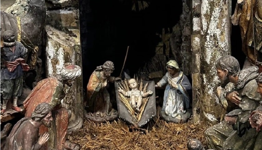 Recorte 13: Presépio da Capela de Nossa Senhora da Glória e São Gens, mais conhecida como Capela de Nossa Senhora do Monte, situada em Lisboa, Portugal. A obra data do século XVIII (meados do século de 1700) e é tradicionalmente atribuída ao célebre escultor barroco António Ferreira, um dos mais notáveis mestres portugueses na arte dos presépios.